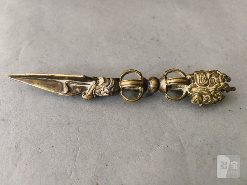 Ritual dagger phurbu made of brass or bronze respectively - 图10